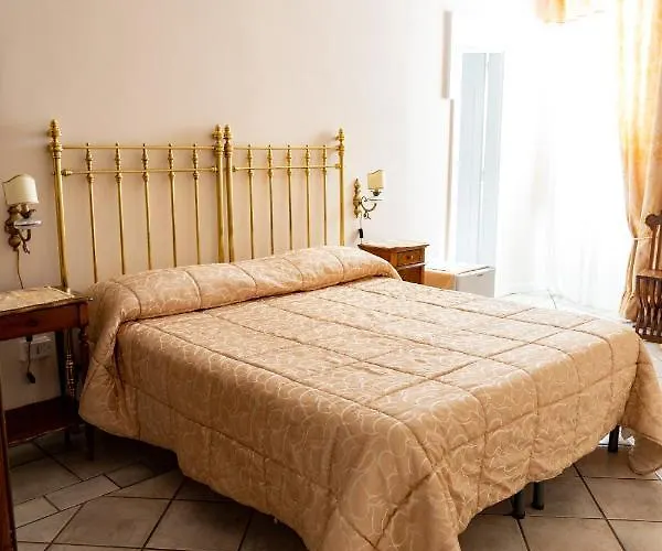 فندق مبيت وإفطار Real Borbone كازيرتا